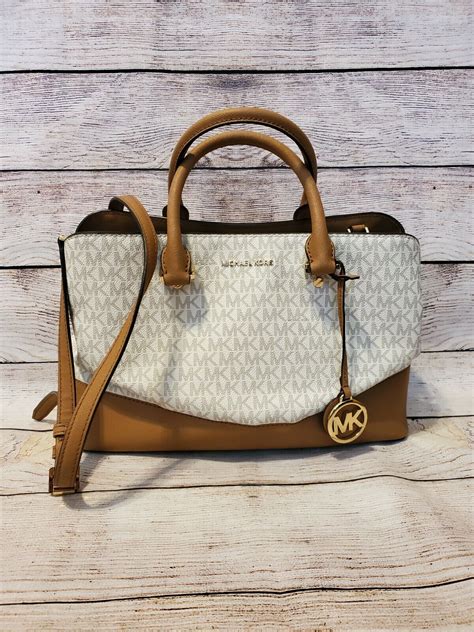 Savannah Large Signature Logo Satchel .